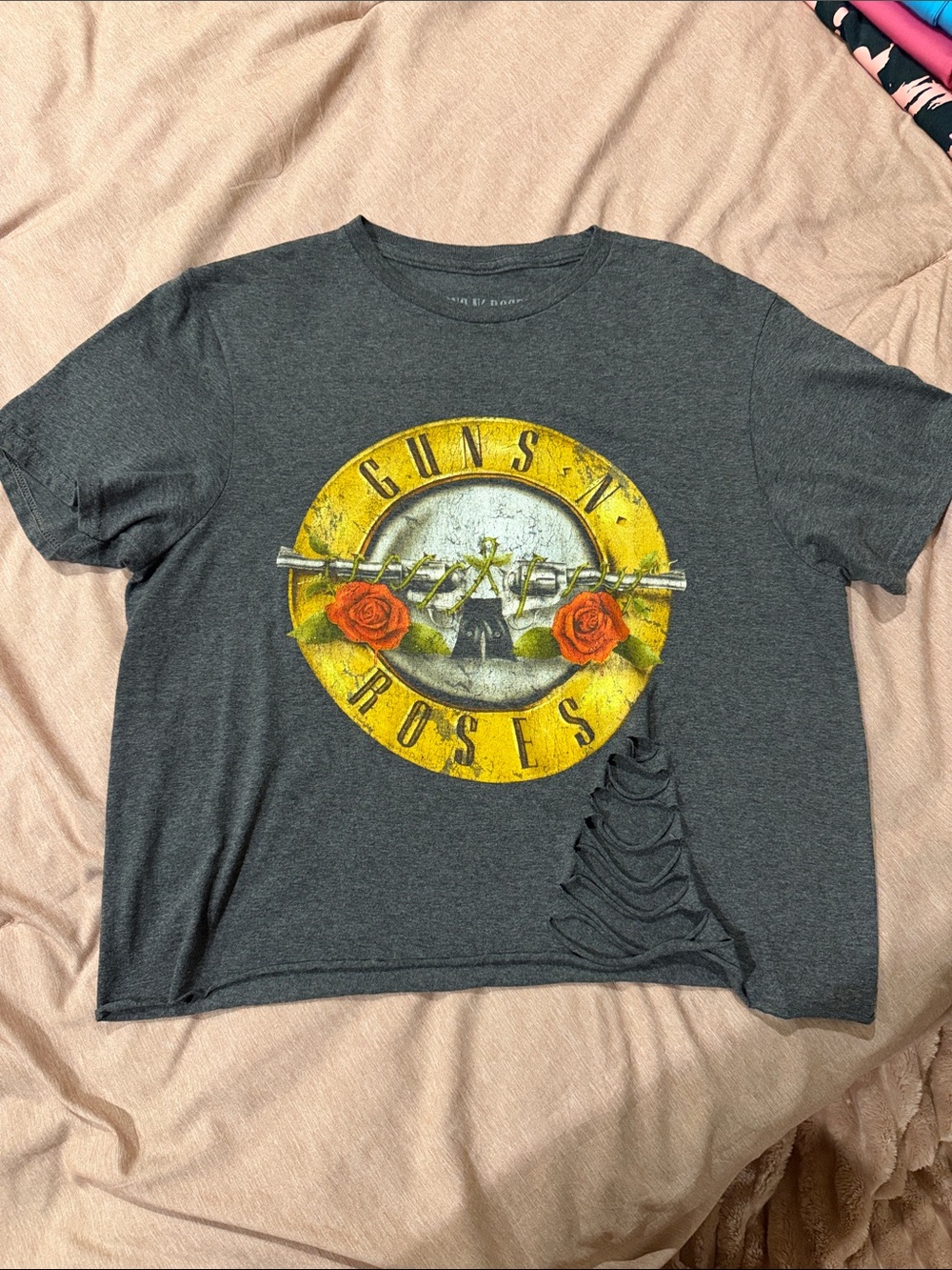 Gray Graphic Crop Top guns and roses MED EUC